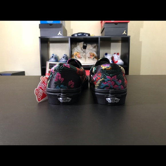 Vans Women Classic Slip On Ceremony Satin Sz: 7 - Picture 5 of 7